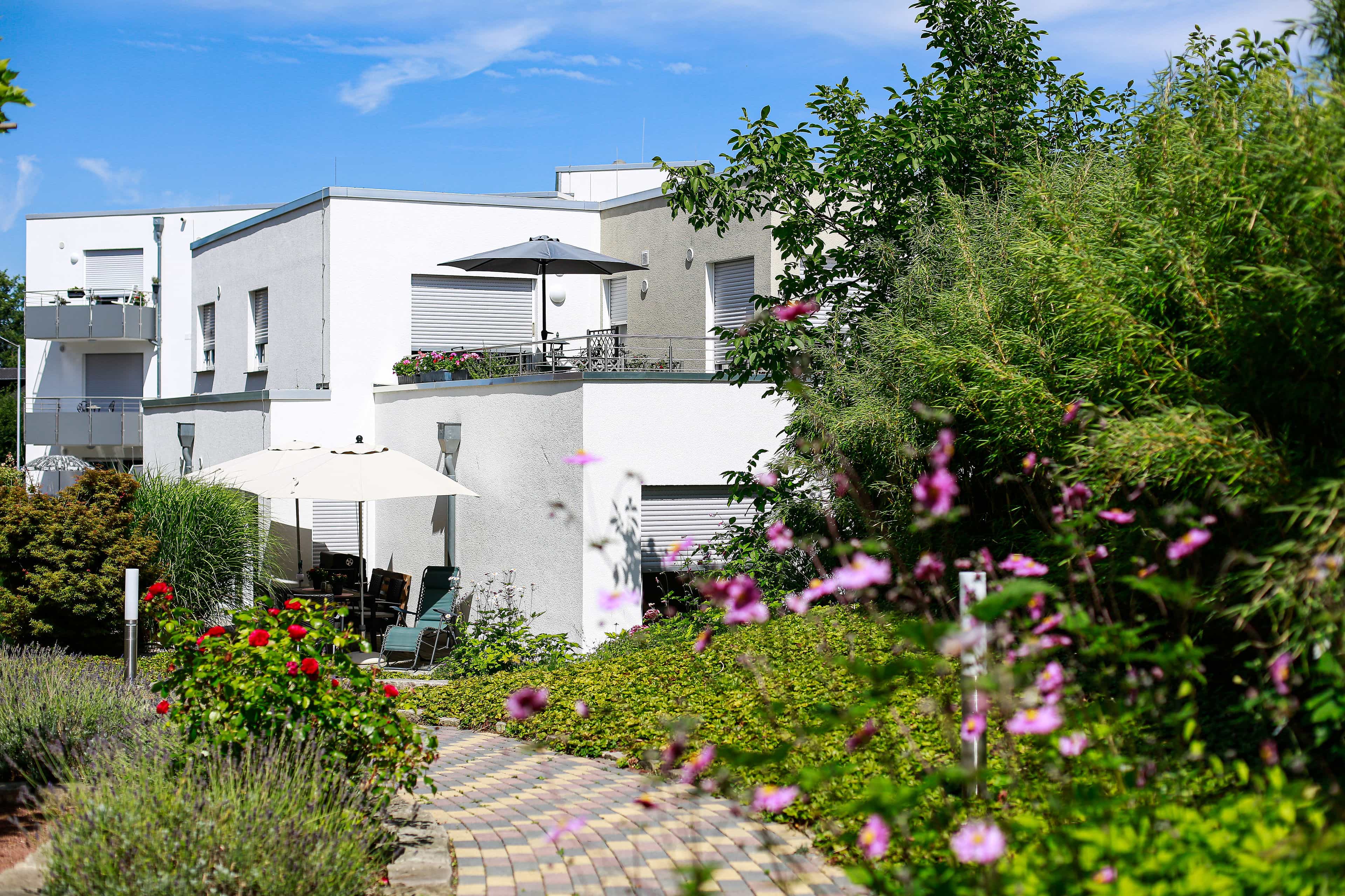 Gelernte Pflegehilfskraft (m/w/d) für Wochenendschichten auf Minijob-Basis - Wir freuen uns auf Dich! Bünde - Wohngruppe Südlengerstraße Herford-Bünde - Praxia