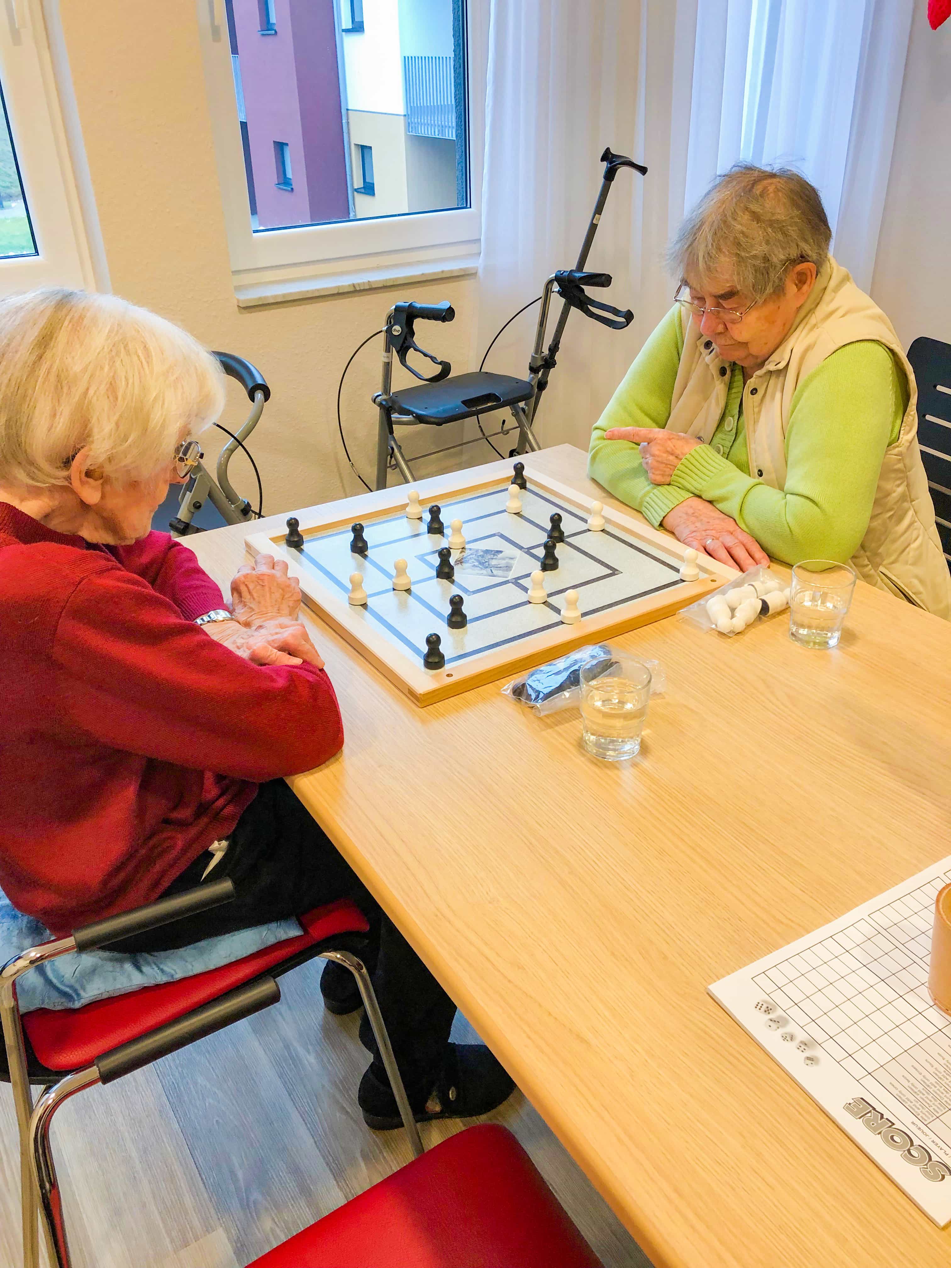 Pflegefachkraft (w/m/d) - Hier sind Sie richtig! Waldsolms - int-bsw Haus Solmsbachtal - Praxia