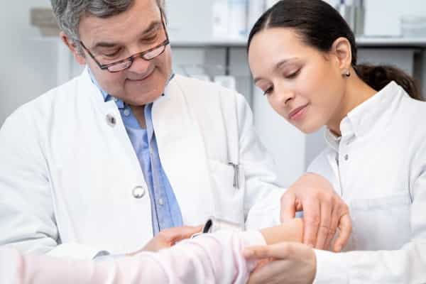 Medizinische:r Fachangestellte:r (m/w/d) für die Dermatologische Ambulanz - Werden Sie Teil eines großartigen Teamgeists! Hamburg - DERMATOLOGIKUM HAMBURG - Praxia