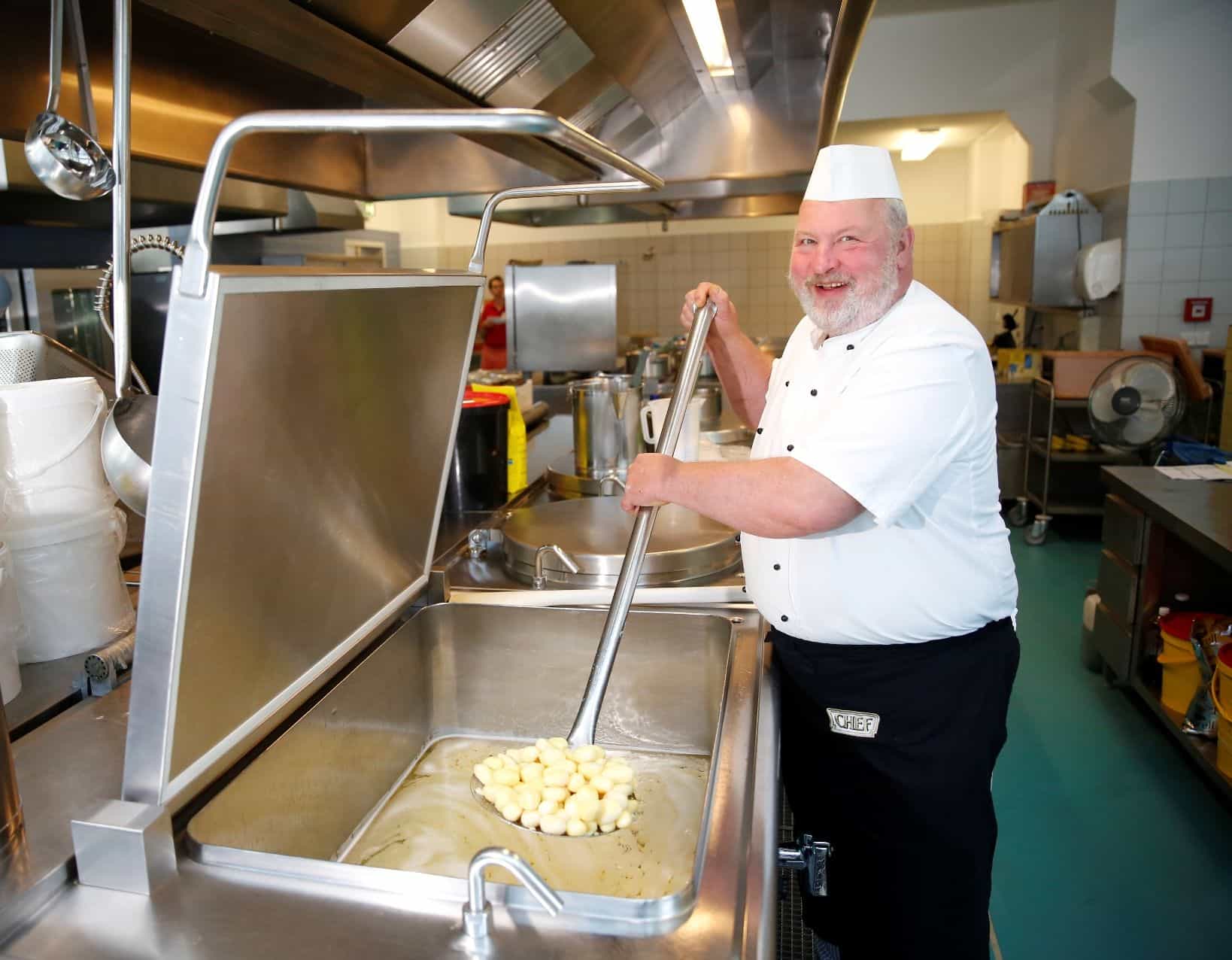 Gelernte Pflegehilfskraft (w/d/m) - Komm jetzt zu uns! Dresden - Pflege- und Seniorenheim „Clara Zetkin“ - Praxia