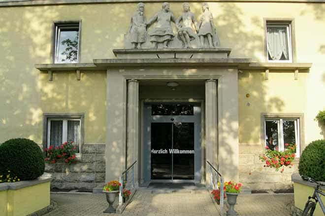 Gelernte Pflegehilfskraft (m/w/d) - Dein Arbeitsplatz in einer wertschätzenden Atmosphäre! Erfurt - DRK-Christianenheim Senioren- und Pflegeheim - Praxia