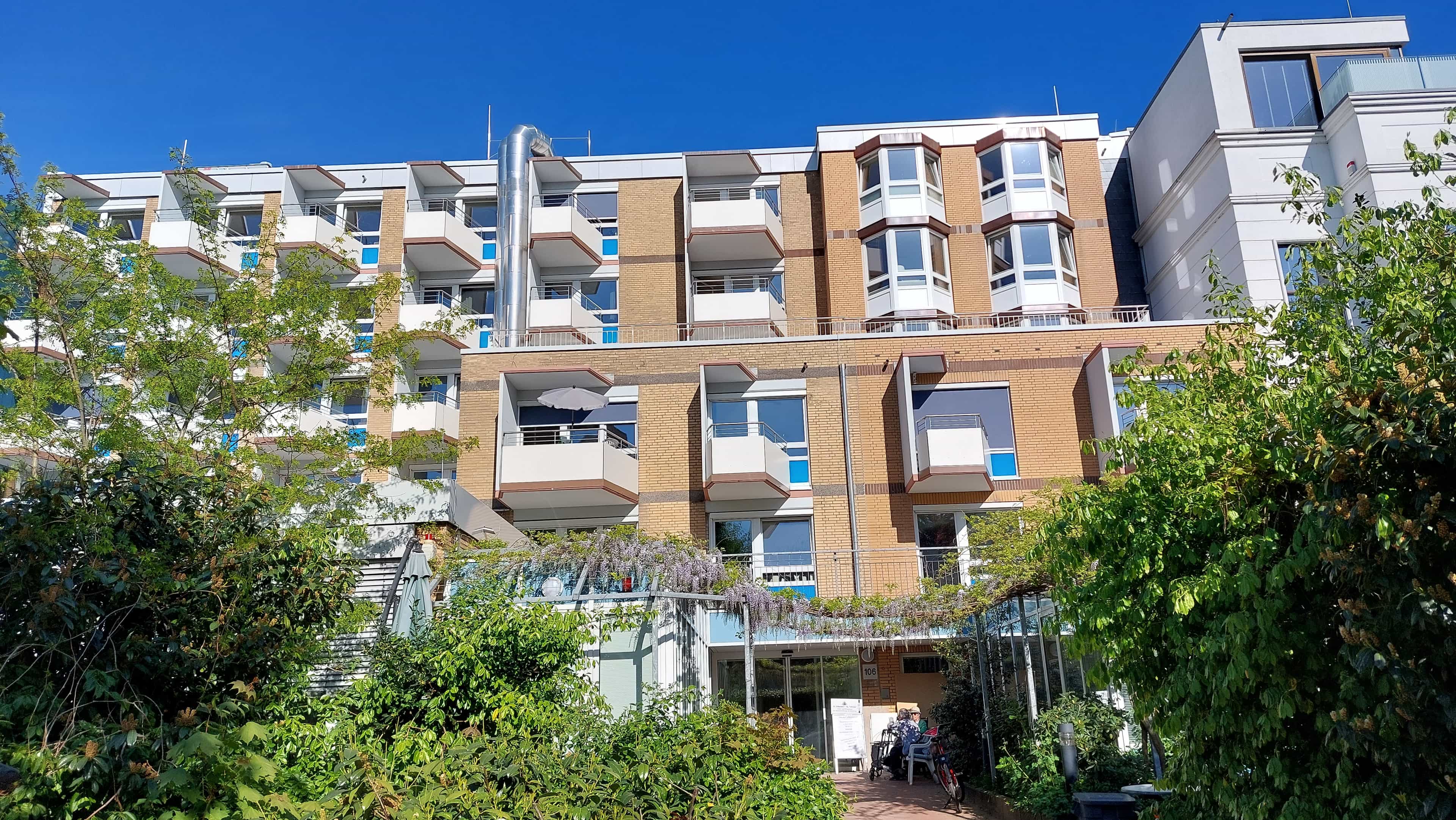 Pflegefachkraft (m/w/d)  in Teilzeit (75%) – Bei uns können Sie sich geborgen fühlen! Hamburg - Altenheim St. Johannis St. Nikolai - Praxia