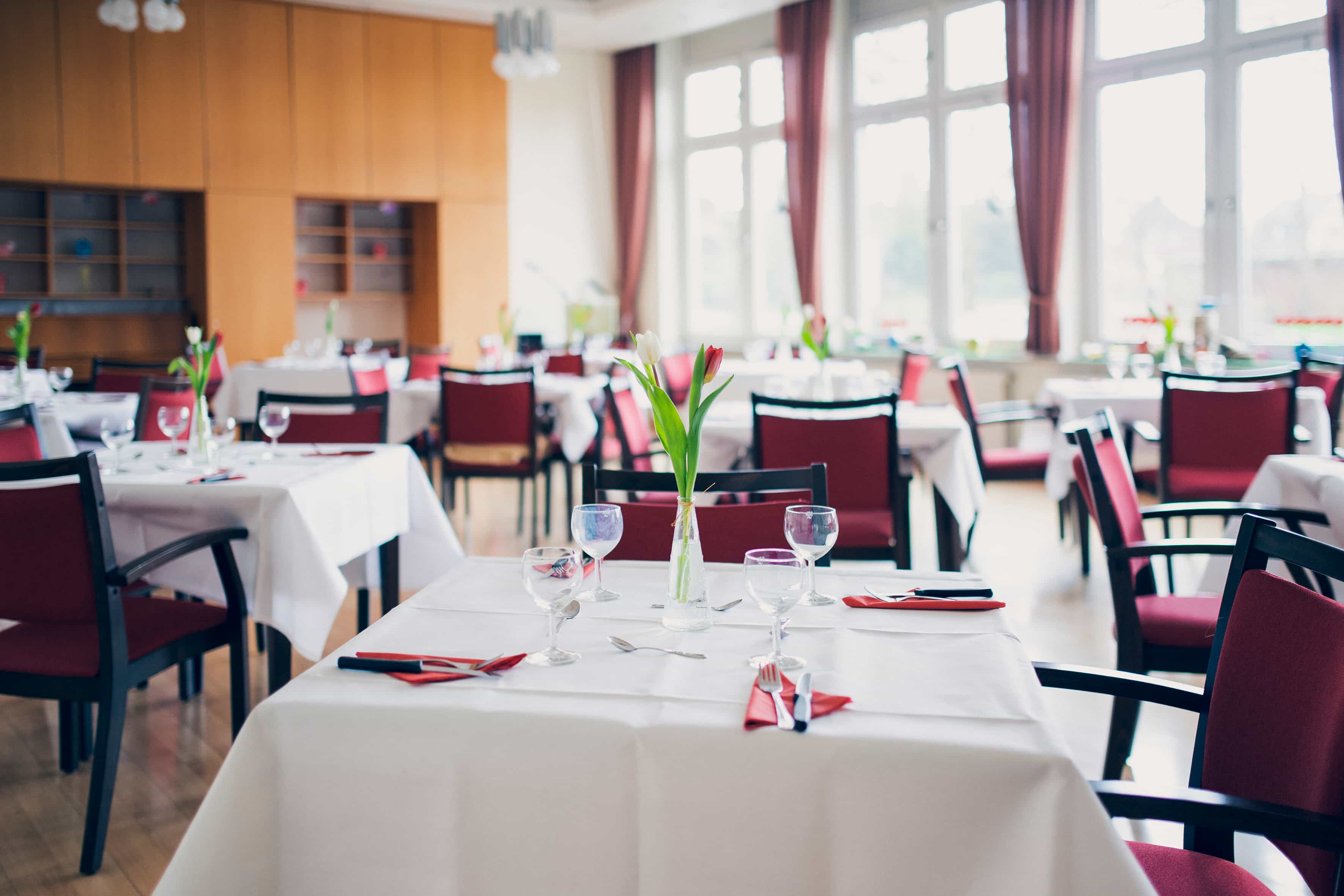 Pflegefachkraft (w/m/d) - Wir haben den passenden Job für Dich! Bad Oldesloe - Johanniter Haus Am Königsteich - Praxia