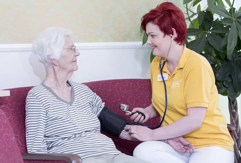 Wohnbereichsleitung mit Praxisanleitungsschein (m/w/d) - Offen und individuell arbeiten! Lübeck - CURA Seniorencentrum Lübeck GmbH - Praxia