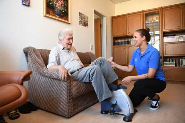 Pflegefachkraft im ambulanten Dienst (m/w/d) - Ihr neuer Arbeitsplatz mit attraktiven Arbeitszeiten! Ravensburg - Stiftung Liebenau Sozialstation St. Anna Ravensburg - Praxia