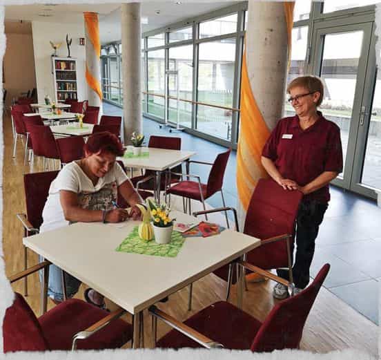 Pflegefachkraft (m/w/d) - Teamarbeit ist der Schlüssel zum Erfolg!  Sindelfingen - Alten- und Pflegeheim Haus Eichholzgärten - Praxia