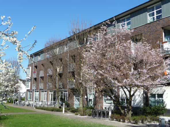 Pflegefachkraft (m/w/d) in Teilzeit (75%) - Werden Sie Teil unseres Teams! Duisburg - AWO Seniorenzentrum Innenhafen - Praxia