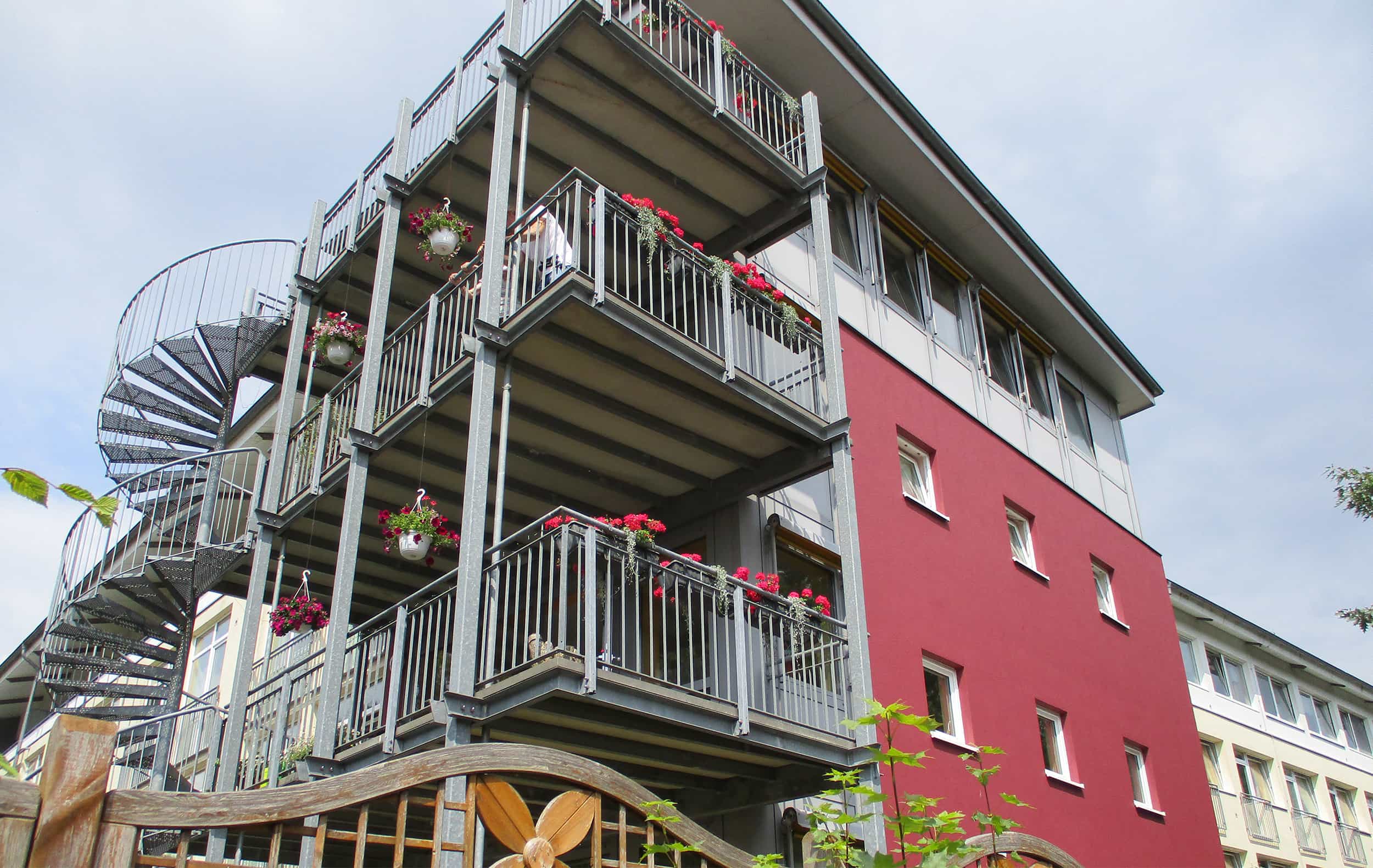 Pflegefachkraft (m/w/d) für unsere Tagespflege - Werden Sie Teil des Teams! Kiel - Senioren- und Therapiezentrum Lotti Huber Haus - Praxia