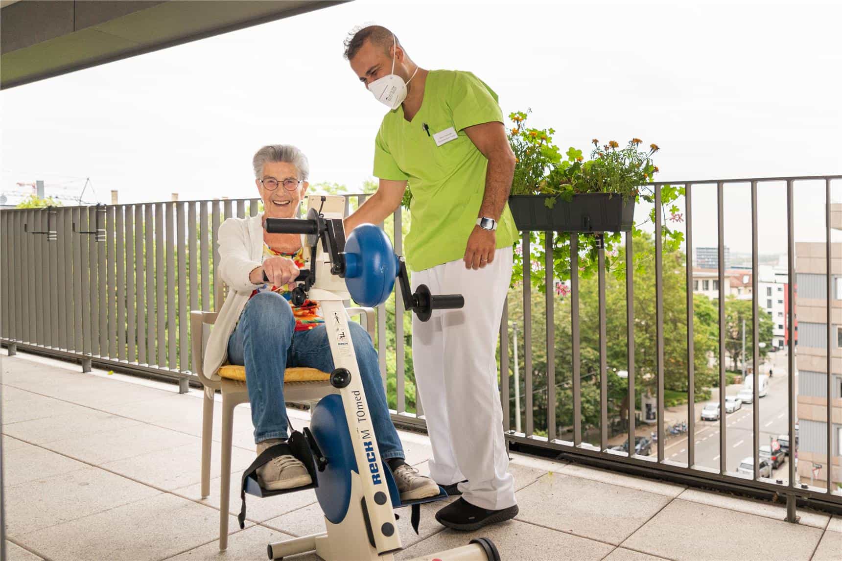 Pflegehilfskraft mit 1-jähriger Ausbildung (m/w/d) - Komm' in ein tolles Arbeitsklima! Stuttgart - Caritas - Haus Martinus - Praxia