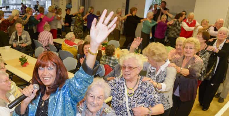 Gelernte Pflegehilfskraft (m/w/d) in Teilzeit - Für den Standort Köln-Riehl! Köln - Städtisches Seniorenzentrum Köln-Riehl (SBK Sozial-Betriebe-Köln gemeinnützige GmbH) - Praxia