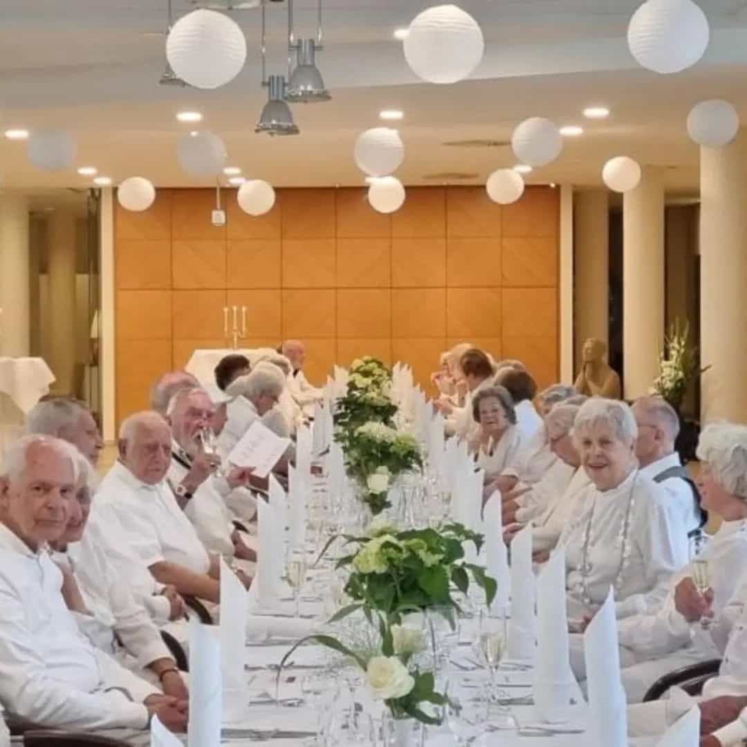 Pflegefachkraft (m/w/d) - Teamplayer:in mit Herz gesucht! Düsseldorf - Premium-Residenz Schlosspark - Praxia