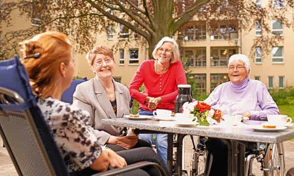 Stellvertretende Wohnbereichsleitung (m/w/d) - Bei uns kannst Du Dich geborgen fühlen! Hamburg - DSG Pflegewohnstift Alsterkrugchaussee - Praxia