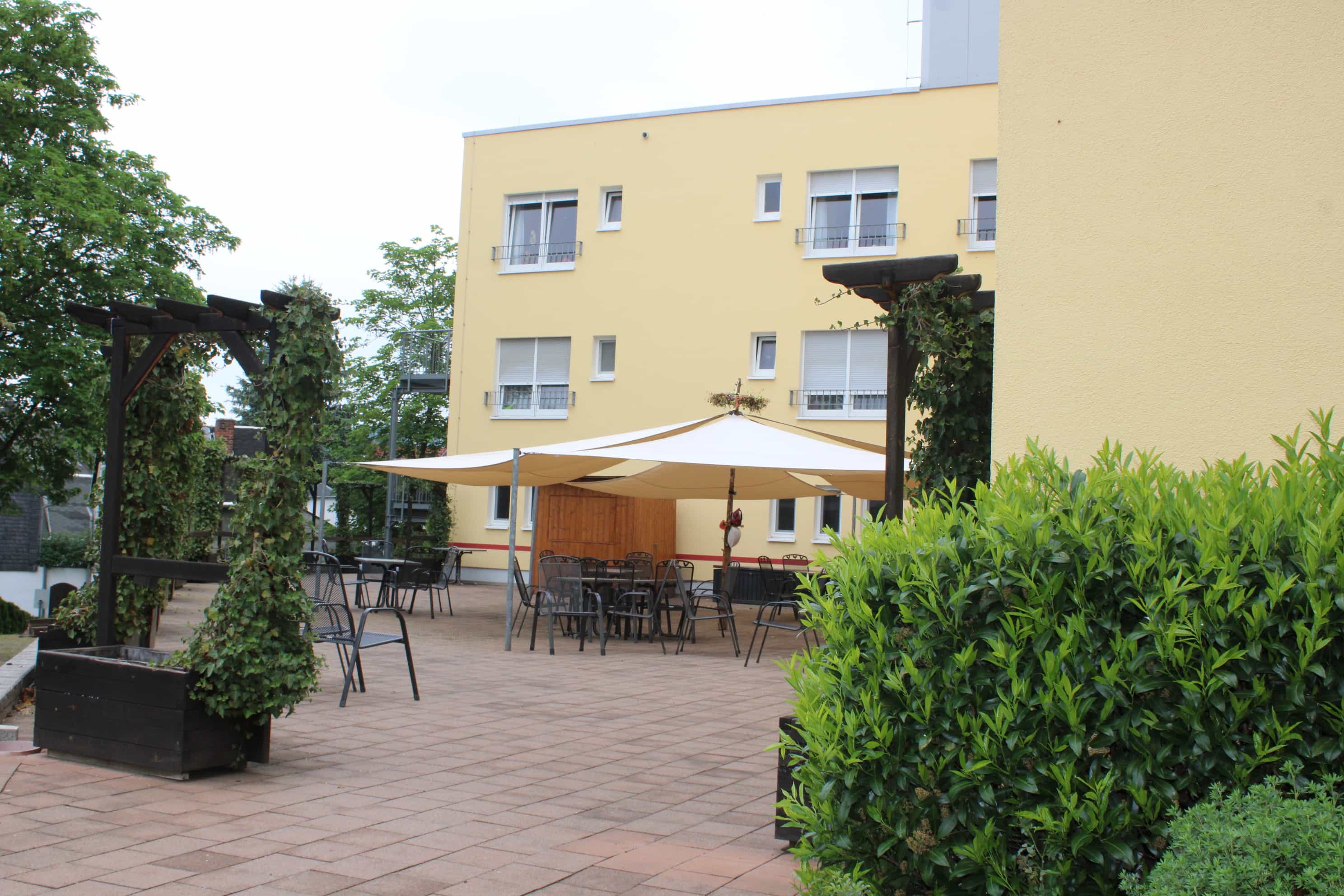 Pflegefachkraft (m/w/d) für den Tages- und Nachtdienst - Zur Verstärkung unseres Teams suchen wir Dich! Hartha - Seniorenresidenz Pflege mit Herz Petra Schreiter - Praxia