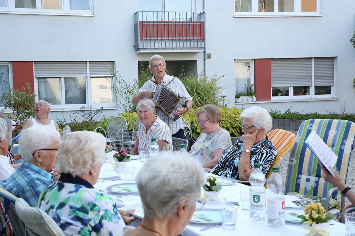 Pflegefachkraft (m/w/d) für das Springer-Team - Wir suchen Zuwachs in unserem Team! Esslingen am Neckar - Pflegeheim Pliensauvorstadt - Praxia