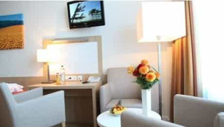 Pflegefachkraft (m/w/d) für Intensivpflege - Schön Klinik. Hallo Mensch. Hamburg - Schön Klinik Hamburg Eilbek - Praxia