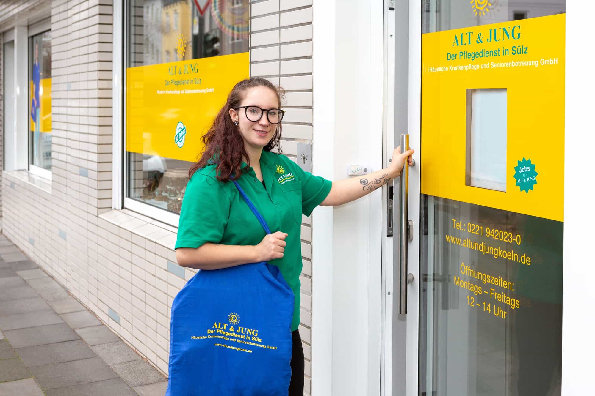 Medizinische:r Fachangestellte:r (m/w/d) - Wir freuen uns auf Sie! Köln - ALT & JUNG – der Pflegedienst in Sülz - Praxia