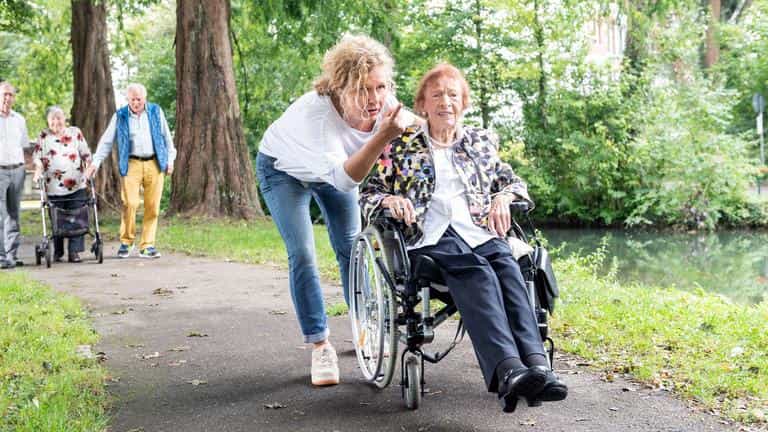Pflegefachkraft (w/m/d) - Werden Sie Teil von etwas Besonderem!  Künzelsau - Paul-Wilhelm von Keppler-Stiftung Max-Richard und Renate Hofmann-Haus - Praxia