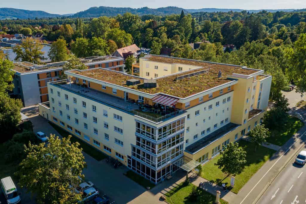 Examinierte:r Alten- oder Krankenpfleger:in (m/w/d) - Komm zu uns! Singen (Hohentwiel) - Servicehaus Sonnenhalde Pflegeheim Singen - Praxia