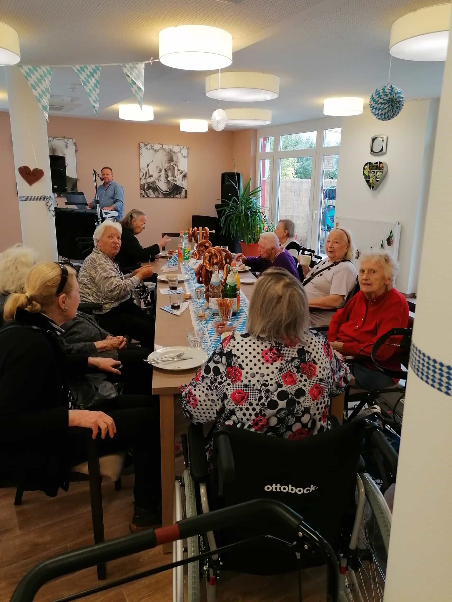 Pflegefachkraft (m/w/d) - Wir bieten Dir alle Möglichkeiten! Düsseldorf - PRO TALIS Seniorenzentrum An der Rotdornstraße - Praxia