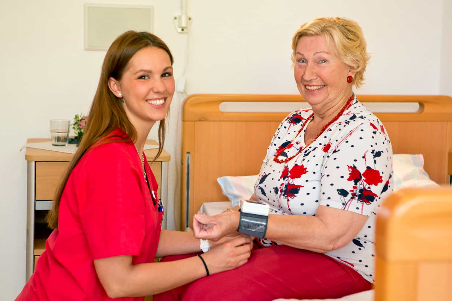 Pflegefachkraft (m/d/w) - Ein Team in dem die Arbeit einfach Spaß macht! Bad Wildungen - Alten-Wohn-Pflegeheim Christkönig - Praxia