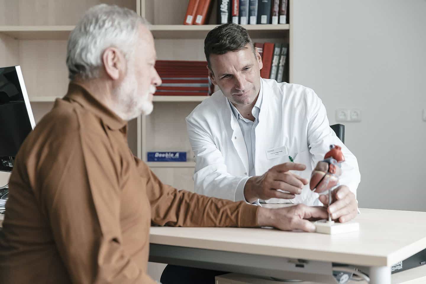 Gelernte Pflegehilfskraft (m/w/d) für unsere Überwachungsstation - ein sicherer Arbeitsplatz mit individueller Mitarbeitendenbetreuung wartet auf Dich! Leipzig - Helios Herzzentrum Leipzig - Praxia