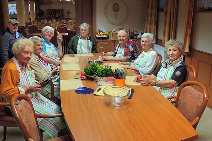 Wohnbereichsleitung (m/w/d) für den Demenzbereich oder für unseren Demenzbereich - Alleine stark, zusammen unschlagbar! Berlin - Senioren- und Therapiezentrum Haus am Park - Praxia