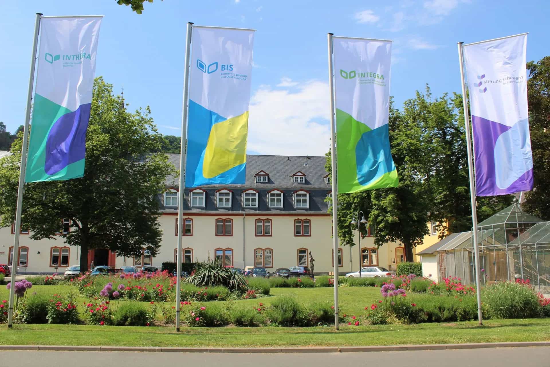 Pädagogische oder Pflegefachkraft (m/w/d) für den Gruppenbetreuungsdienst - Komm zu uns! Nassau - Wohnhaus | Am Schimmerich - Praxia