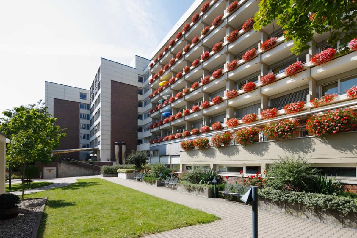 Pflegefachkraft (m/w/d) - Überzeugen Sie sich selbst!  Pforzheim - Heim am Hachel Altenwohn- und Pflegeheim - Praxia